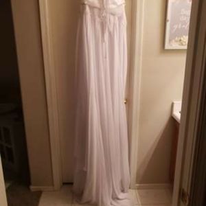 Gorgeous, flowy Wedding dress Size 10